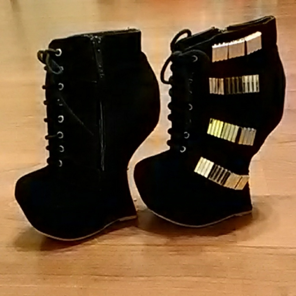 No heel boots